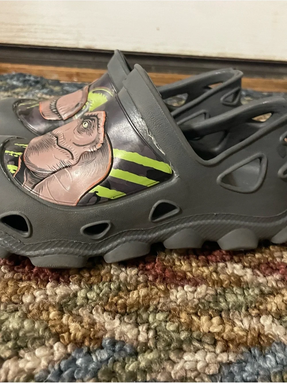 Rare Kids' Gray Dinosaur Clog Shoes size9/10